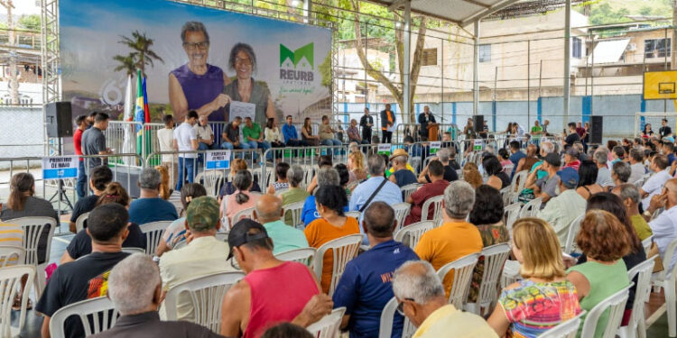 Ipatinga avança na regularização fundiária com a entrega de 200 novos títulos