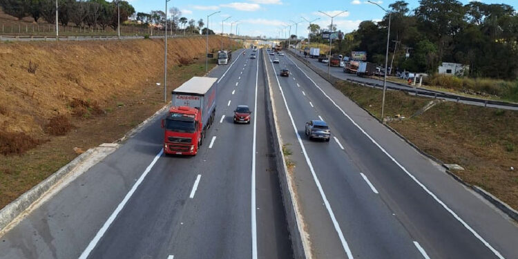 Veículos de grande porte terão tráfego restrito nas rodovias estaduais durante o feriado