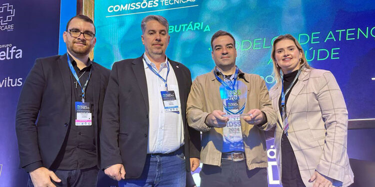 Usisaúde participa do Seminário da Unidas e recebe prêmio por conquista da nota máxima no IDSS