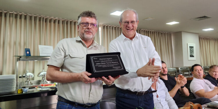 Júlio Ribeiro é o primeiro presidente da Cenibra formado na empresa