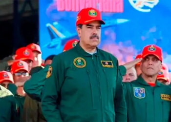 Maduro proclama vitória em eleição vazia e sem oposição