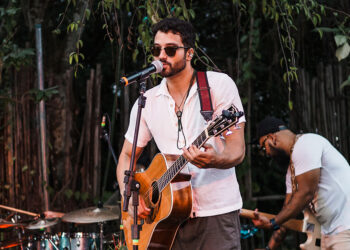 Tizé lança audiovisual “Natural” em Itabira com show ao vivo intimista