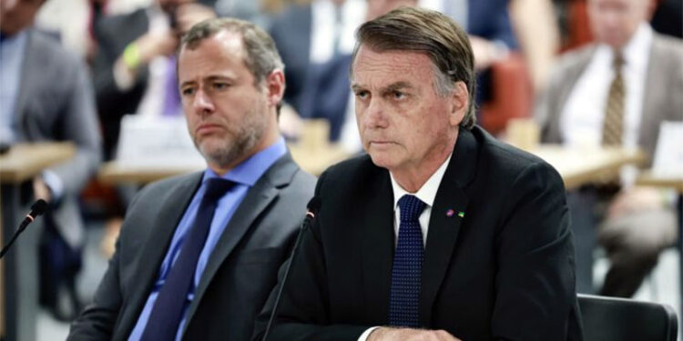 Olhar do mundo converge sobre julgamento de Bolsonaro no Brasil