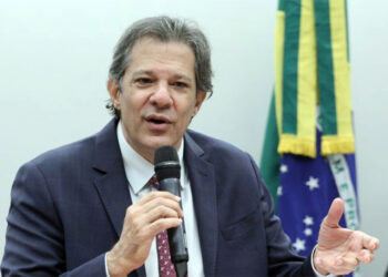 Bate-boca entre Haddad e deputados encerra audiência na Câmara