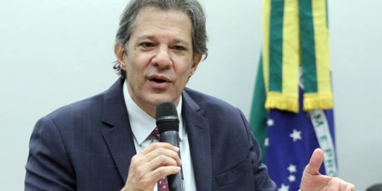 Bate-boca entre Haddad e deputados encerra audiência na Câmara