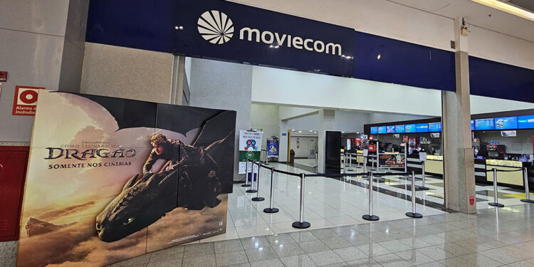 Shopping Vale do Aço promove sessão de cinema gratuita para solteiros neste sábado