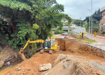Ipatinga inicia obras emergenciais na alça da Avenida Maanaim