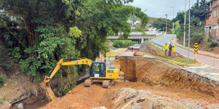Ipatinga inicia obras emergenciais na alça da Avenida Maanaim