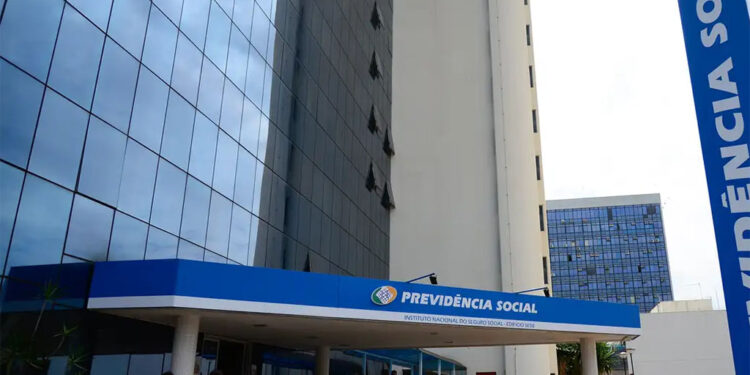 Beneficiários detectam novos descontos na aposentadoria do INSS