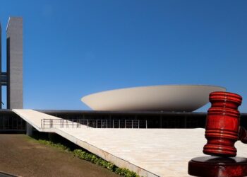 Juristocracia x parlamento