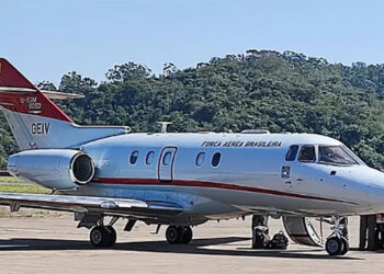 Por que avião da FAB está sobrevoando Ipatinga?