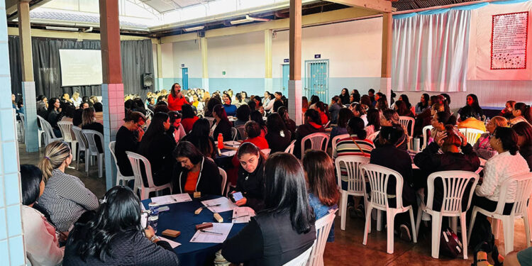 Prefeitura de Ipatinga capacita 500 assistentes da Educação Especial
