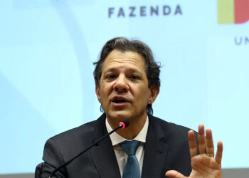 Governo estuda novas fontes de arrecadação após perda do IOF