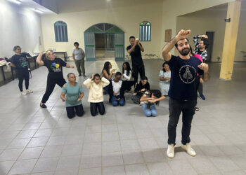 Festival convida moradores a vivenciar o teatro pela primeira vez em Santana do Paraíso