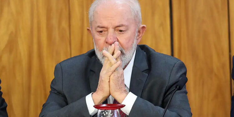 Lula pede que Trump reflita sobre importância do Brasil e negocie possíveis divergências
