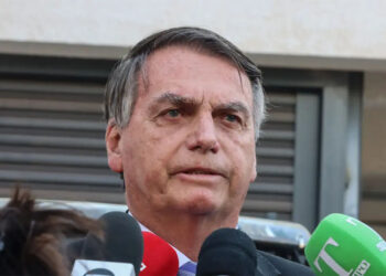 PGR se manifesta contra policiais dentro da casa de Bolsonaro