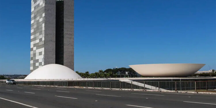 O preço do silêncio em Brasília