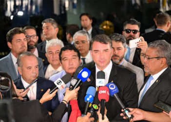 Oposição desocupa o Congresso, mas mantém pressão por impeachment e anistia