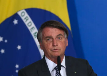 Moraes decide que familiares podem visitar Bolsonaro sem pedir autorização