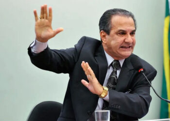 Silas Malafaia diz ter conversado com ministro do STF por “caminho de paz”