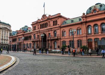 Banco Mundial anuncia US$ 4 bi para Argentina em apoio a Milei