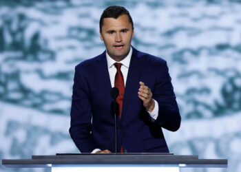 Empresas demitem funcionários após celebrar morte de Charlie Kirk