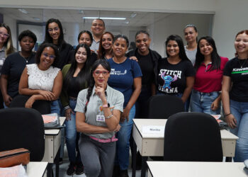 Fundação Aperam prepara mulheres para siderurgia em cursos gratuitos