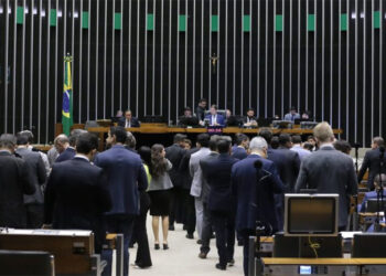 Câmara aprova projeto que proíbe cobrança de sindicatos na aposentadoria