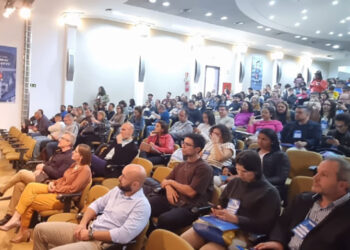Professores participam de capacitação sobre recursos digitais para a rede estadual