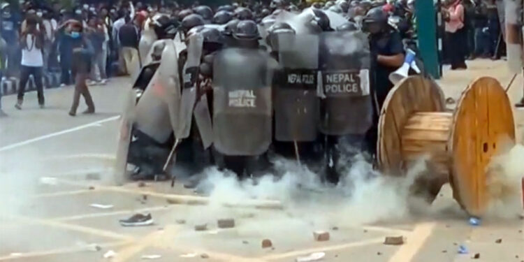Protestos contra corrupção e censura deixa 22 mortos no Nepal