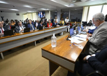 Comissão do Senado aprova isenção do IR para quem ganha até R$ 5 mil