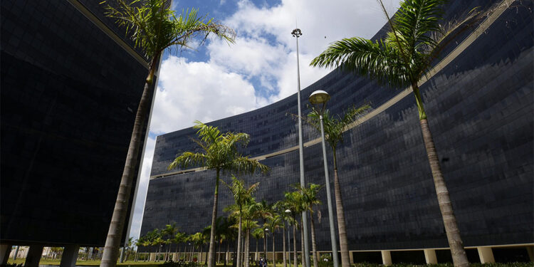 Governo de Minas nega reajuste às forças de segurança e alega dificuldades