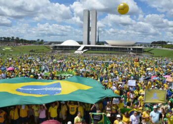 O governo está testando o povo ou um congresso covarde?