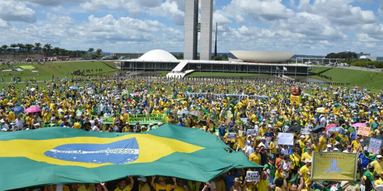 O governo está testando o povo ou um congresso covarde?
