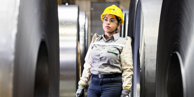 Usiminas aumenta EBITDA em 6% e resultado é impactado por efeito contábil