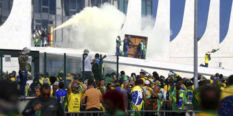 OEA cobra esclarecimentos do Brasil sobre condenações relacionadas aos atos de 8 de janeiro