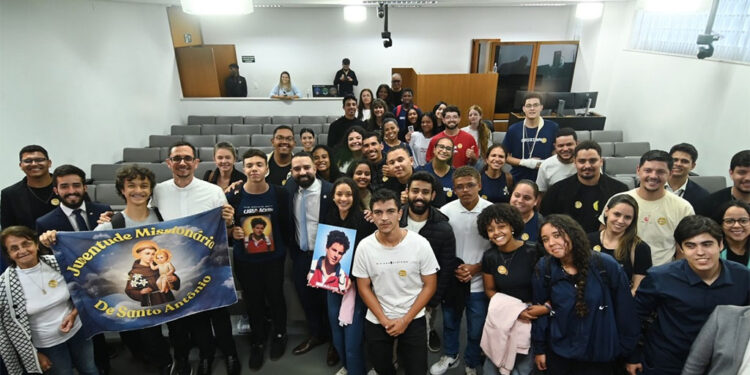 Audiência na ALMG reúne apoio a projeto que torna São Carlo Acutis patrono da juventude mineira