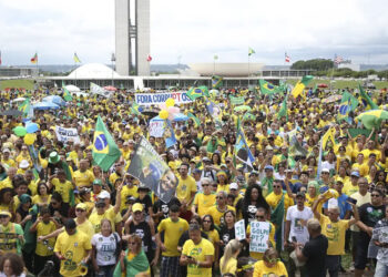 Será que a direita amarelou?