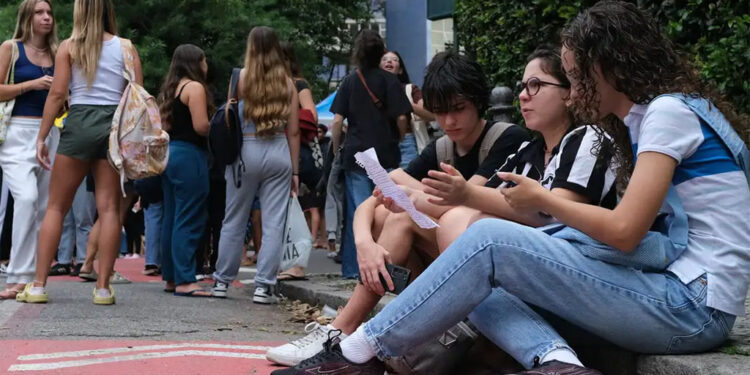 Enem 2025: entenda quem pode solicitar a reaplicação das provas