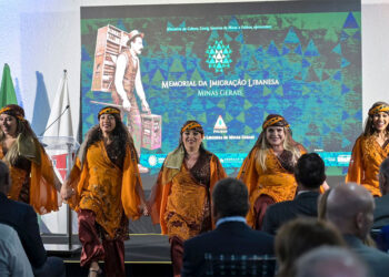 Exposição em BH celebra maior comunidade libanesa do mundo