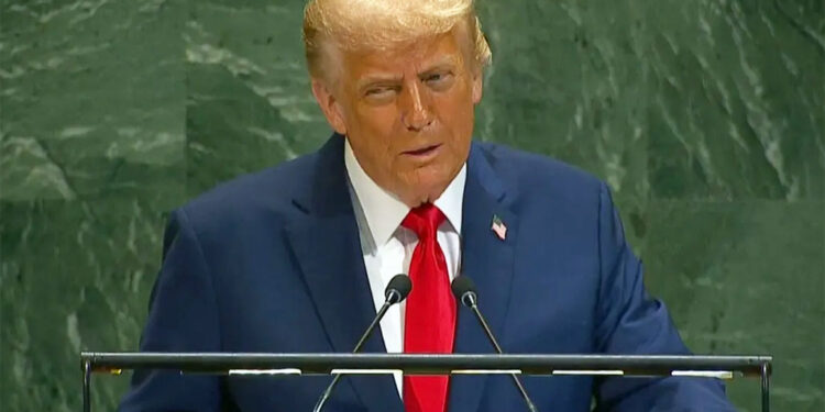 Trump ameaça processo de US$ 1 bilhão contra emissora por edição de discurso