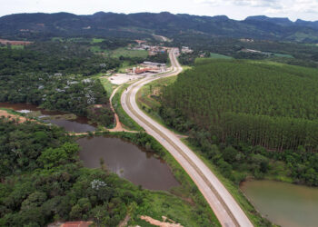 Radares começam a ser instalados na BR-381 com tecnologia não intrusiva; entenda