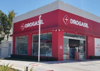 Drogasil está proibida de vender medicamentos das marcas Needs e Bwell