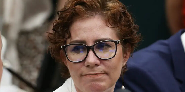 Primeira Turma do STF consolida maioria para cassação do mandato de Carla Zambelli