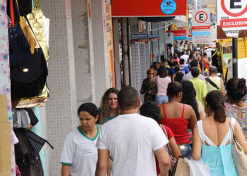 Vale do Aço terá horário especial de Natal unificado