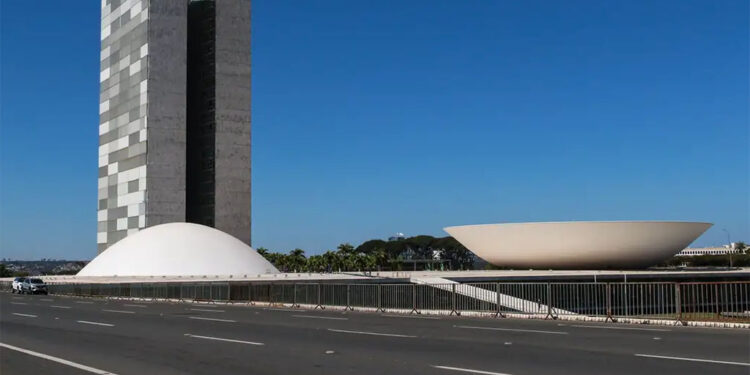 Sem meia conversa: no Brasil não existe partido de direita de fato