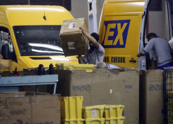 Correios anunciam reestruturação com corte de 15 mil funcionários e fechamento de agências
