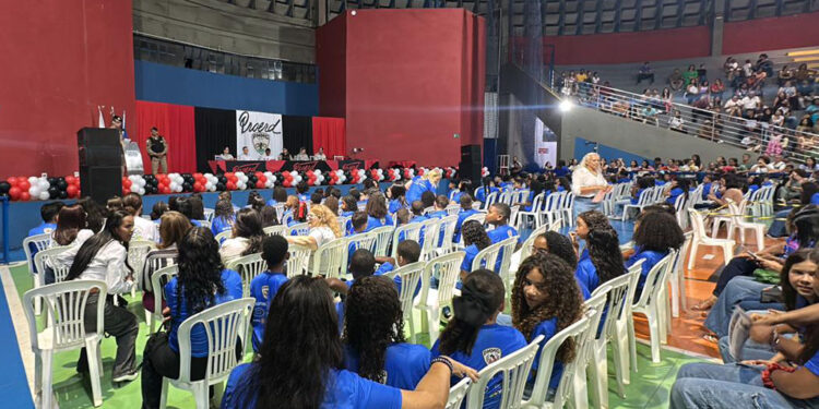 Mais 600 crianças encerram atividades do Proerd em Coronel Fabriciano e Timóteo
