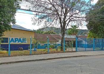 Apae não é problema. É solução. O problema é governar de costas para a realidade