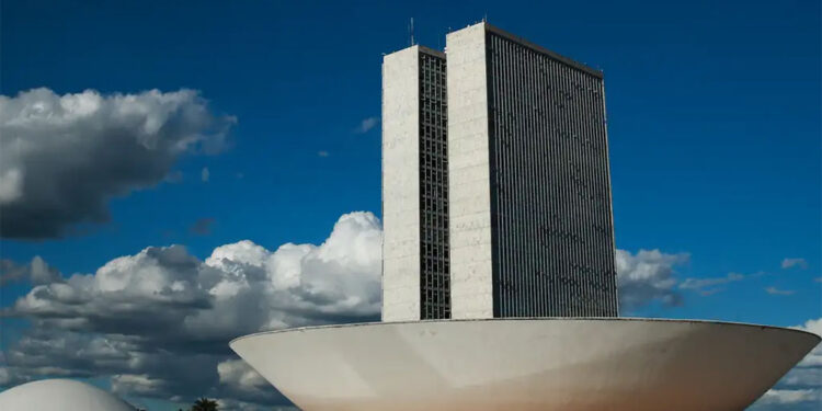 O centrão não é direita nem esquerda: é poder — e o eleitor será cúmplice ou protagonista